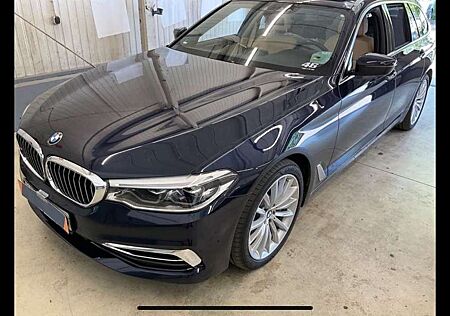 BMW 530 d Luxury Line AHK+LED+HUD+Pano