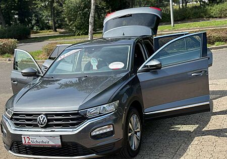 VW T-Roc Volkswagen Style Automatik Navi Kamera PDC SHZ Alu 1 Hand !!!