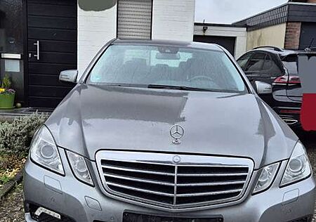Mercedes-Benz E 250 CGI BlueEfficiency (212.047)