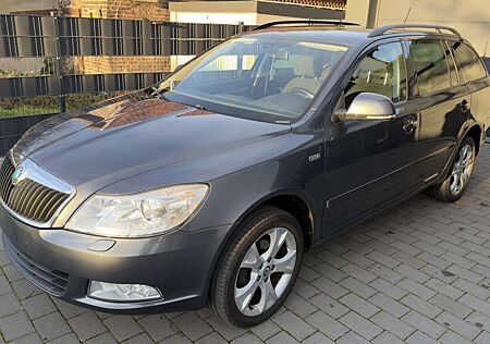 Skoda Octavia Family 4X4, Xenon, AHK, TÜV 2027, 156.000 km