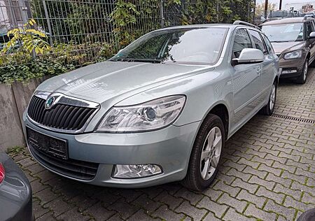 Skoda Octavia Combi Family AHK. Sitzh. PDC. Klima