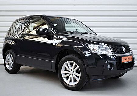 Suzuki Grand Vitara 1.6 Black and White+AHK+1.Hand
