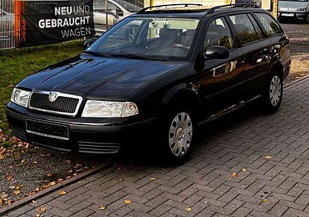 Skoda Octavia Combi/ 2 Hand / scheckheft / tüv 03/26