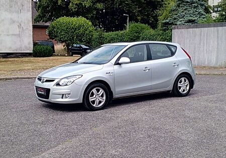 Hyundai i30 blue 1.4 Classic*wenig km*Klima