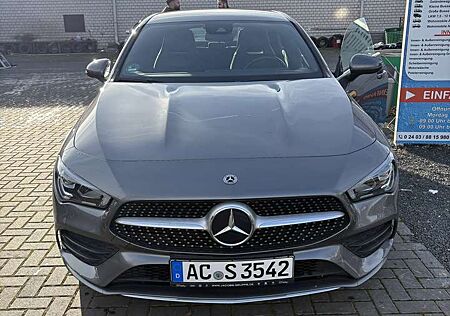 Mercedes-Benz CLA 180 7G-DCT AMG Line
