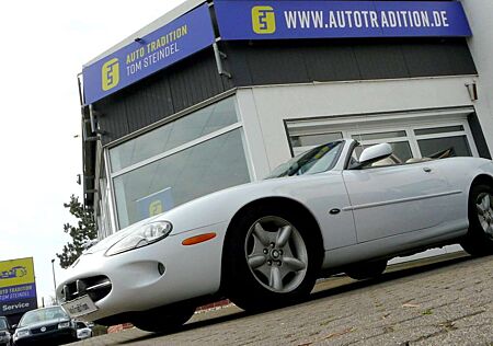 Jaguar XK8 Cabriolet in Spindrift White