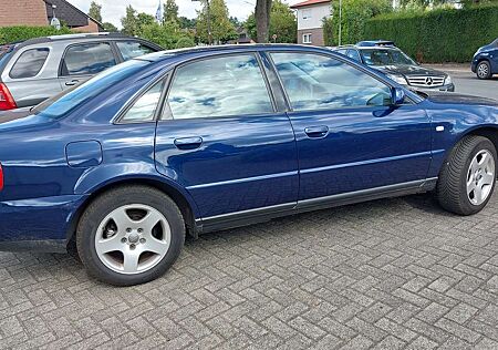Audi A4 1.6