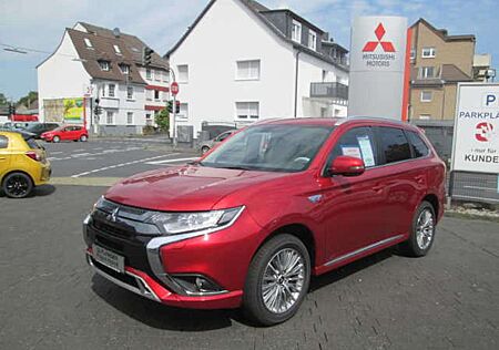 Mitsubishi Outlander Plug-in Hybrid Spirit 4 WD AHK 1500KG