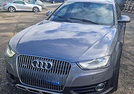 Audi A4 Allroad quattro (clean die.) 3.0 TDI DPF S tron