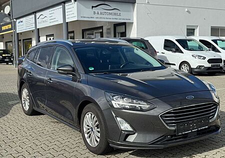 Ford Focus Turnier Titanium*LED*PDC*TOP