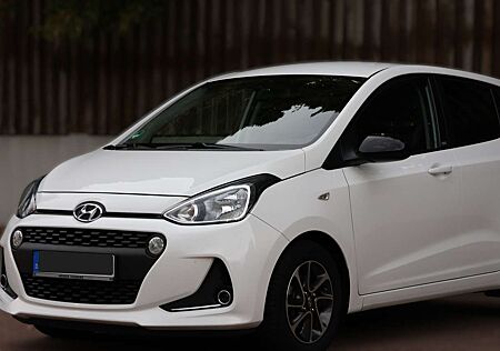 Hyundai i10 YES! und noch Multimedia Display dazu!