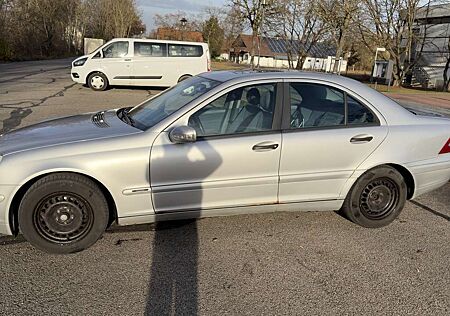Mercedes-Benz C 180 Kompressor (203.046)