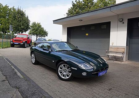 Jaguar XK8 4.2 Coupe Aut. KLIMA+LEDER+NAVI+PDC+ALU+XENON