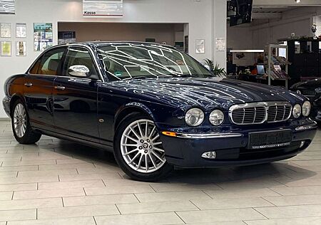 Jaguar XJ6 2.7 D DPF Classic Leder Navi Tempo Xenon PDC SHZ S
