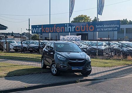 Hyundai ix35 Style 2WD*1-HAND*KLIMA*AHK*PDC !!