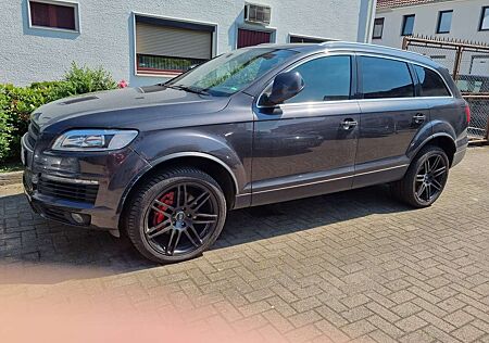 Audi Q7 4.2 TDI DPF quattro tiptronic