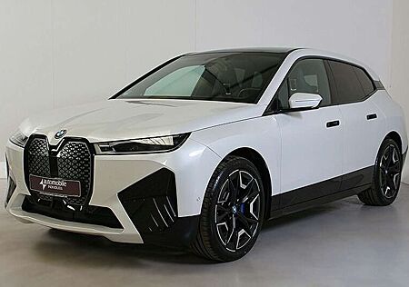 BMW iX xDr. 50 Sportpaket Laser ACC Panorama AHK H&K
