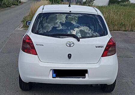 Toyota Yaris 1.0 VVT-i Cool