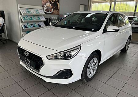 Hyundai i30 cw 1.4 1.Hand|Navi|Kamera|AHK|Klima|Garantie