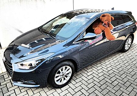 Hyundai i40 cw blue 1.6 Trend 1.Hand