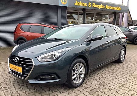 Hyundai i40 cw blue Trend 1,7 CRDI /AHK/ ALLWETTERREIFEN