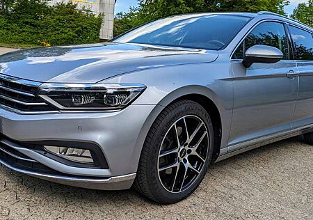 VW Passat Variant Volkswagen 2.0 TDI SCR DSG Elegance