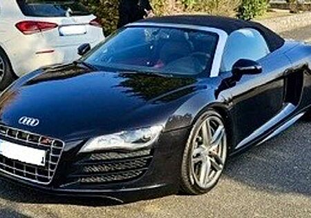 Audi R8 Spyder 5.2 FSI quattro R tronic V10