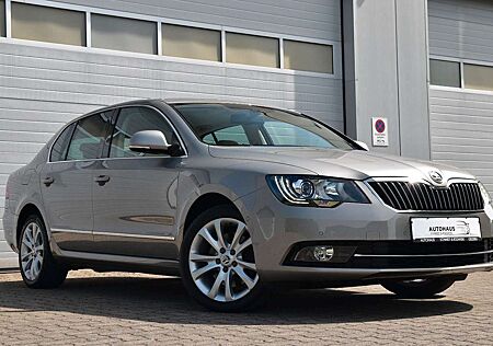 Skoda Superb Elegance Memory, Leder, SHZ, AHK, Tüv neu