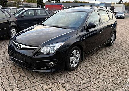 Hyundai i30 CW 1.4 Classic *1.Hand*AHK*