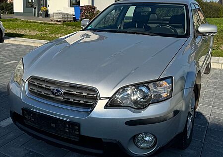 Subaru Outback 4x4 LPG Panorama Leder NAVI AHK 10-fach NR