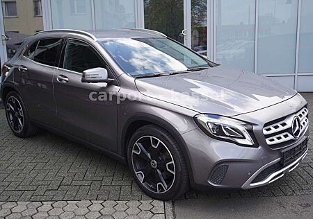 Mercedes-Benz GLA 220 4Matic Urban Automatik/Navi/LED