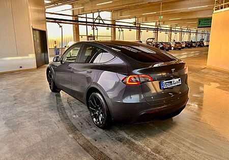 Tesla Model Y RWD