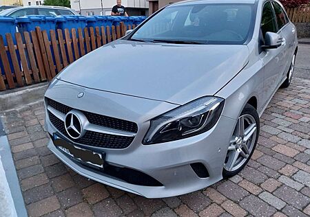 Mercedes-Benz A 180 BlueEfficiency (176.042)