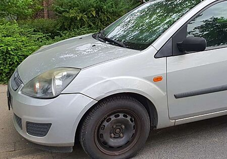 Ford Fiesta 1.3 Benzin Tüv ist abgelaufen
