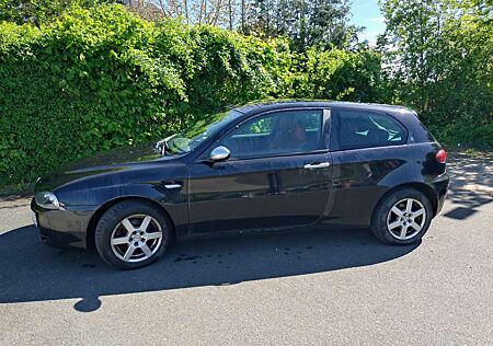 Alfa Romeo 147 1.6 Black Line