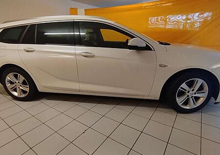 Opel Insignia 18 Panoramadach, Lenkradheizung, Head-U