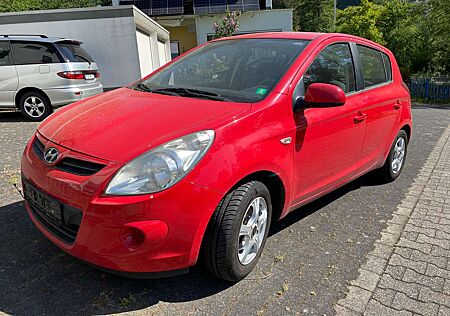 Hyundai i20 1.2 Scheckheft Tuev neu 1.Hd Klima SHZ 4-Türer