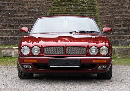Jaguar XJR mit 2 Jahren Garantie Top Zustand