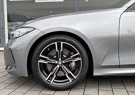 BMW 330 i Tour M Sportpaket Standhzg.el.Sitze°Harm.K