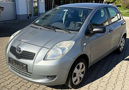 Toyota Yaris Cool