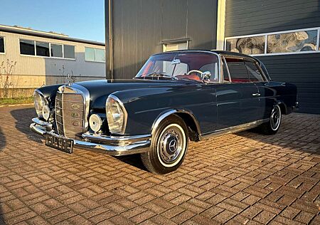 Mercedes-Benz 220 SEB W111- Sehr schöne zustand