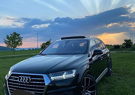 Audi Q7 3.0 TDI quattro tiptronic 3×S-line 7sitzer TÜV NEU