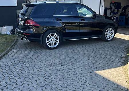 Mercedes-Benz GLE 350 d 4Matic (166.024)
