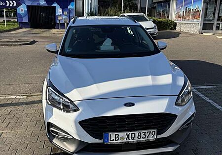 Ford Focus Turnier 1.0 EcoBoost Start-Stopp-System Titanium