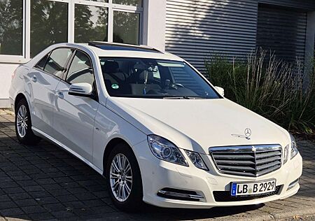 Mercedes-Benz E 220 Mercedes E220 CDI *Automatik*Wenig Km*Schıbedach*T