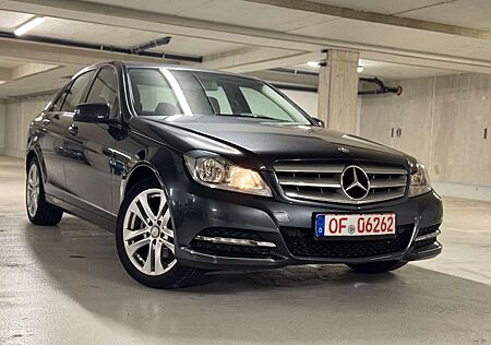 Mercedes-Benz C 180 CGI BlueEfficiency*Automatik*AHK*Garantie