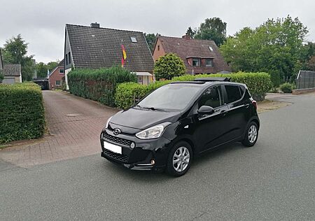 Hyundai i10 YES! 2Hd*Klima*Sitzhz*Lenkradhz*Webasto Pano