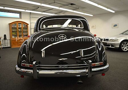 Mercedes-Benz 300 B Adenauer OLDTIMER (Deutsches Fahrzeug)