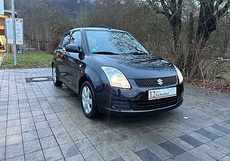 Suzuki Swift Lim. Black and White