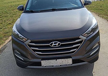 Hyundai Tucson blue 1.7 CRDi 2WD DCT Trend